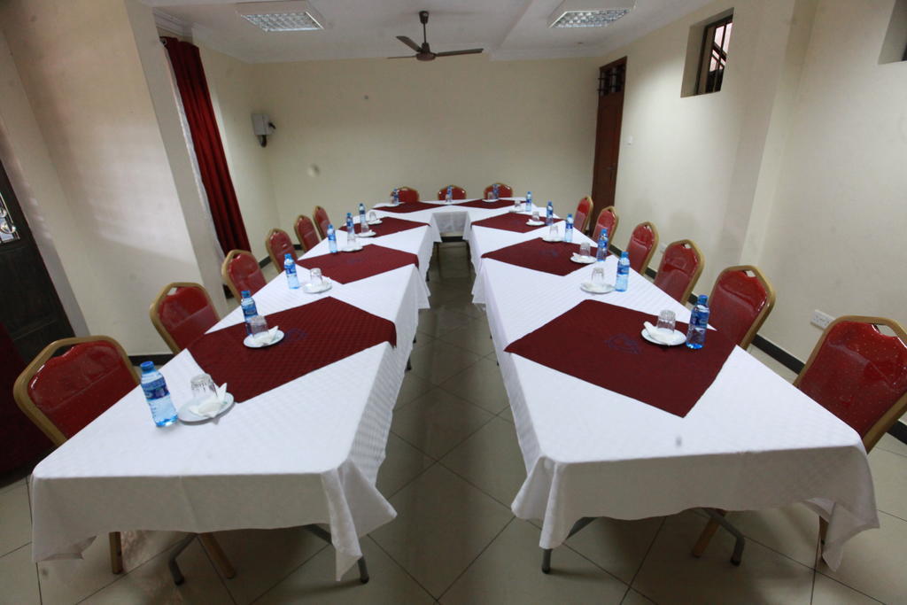 Coastgate Hotel Mombasa Esterno foto
