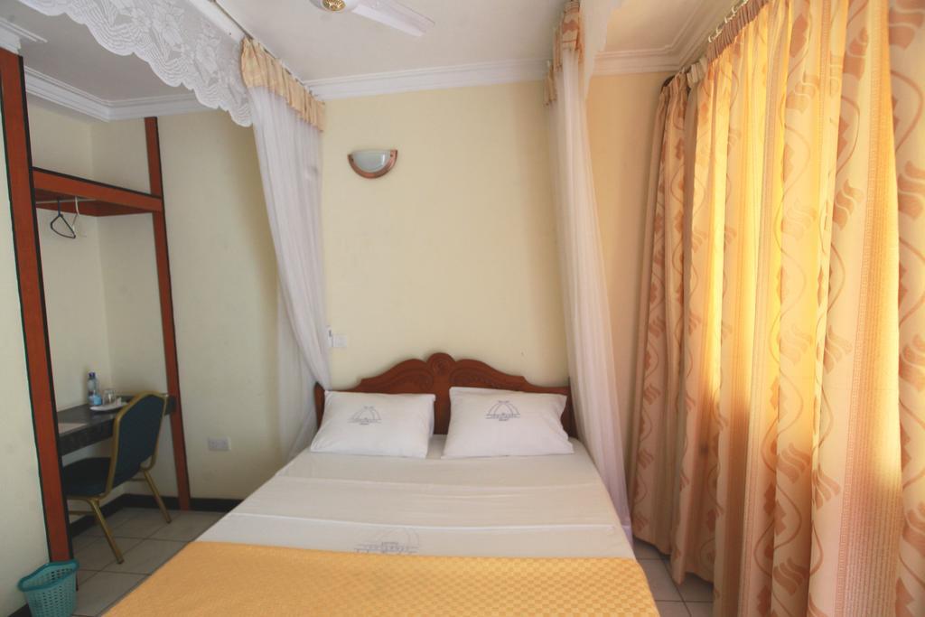 Coastgate Hotel Mombasa Esterno foto